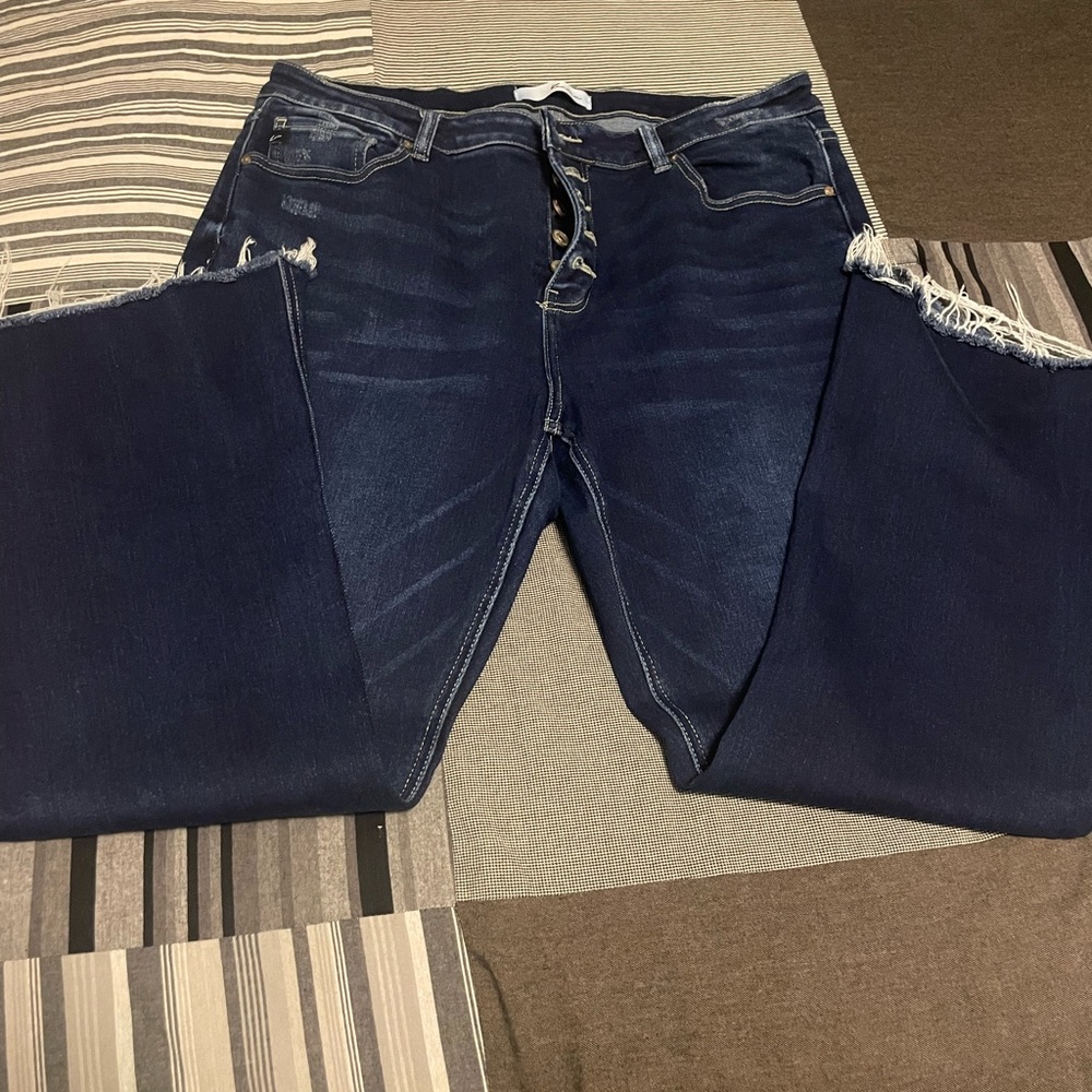 Kancan 18w frayed button fly bootcut stretch jeans dark wash